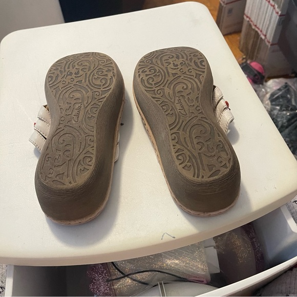 Clarks Sandals - White and Tan with Colorful Embellishments - Picture 11 of 11